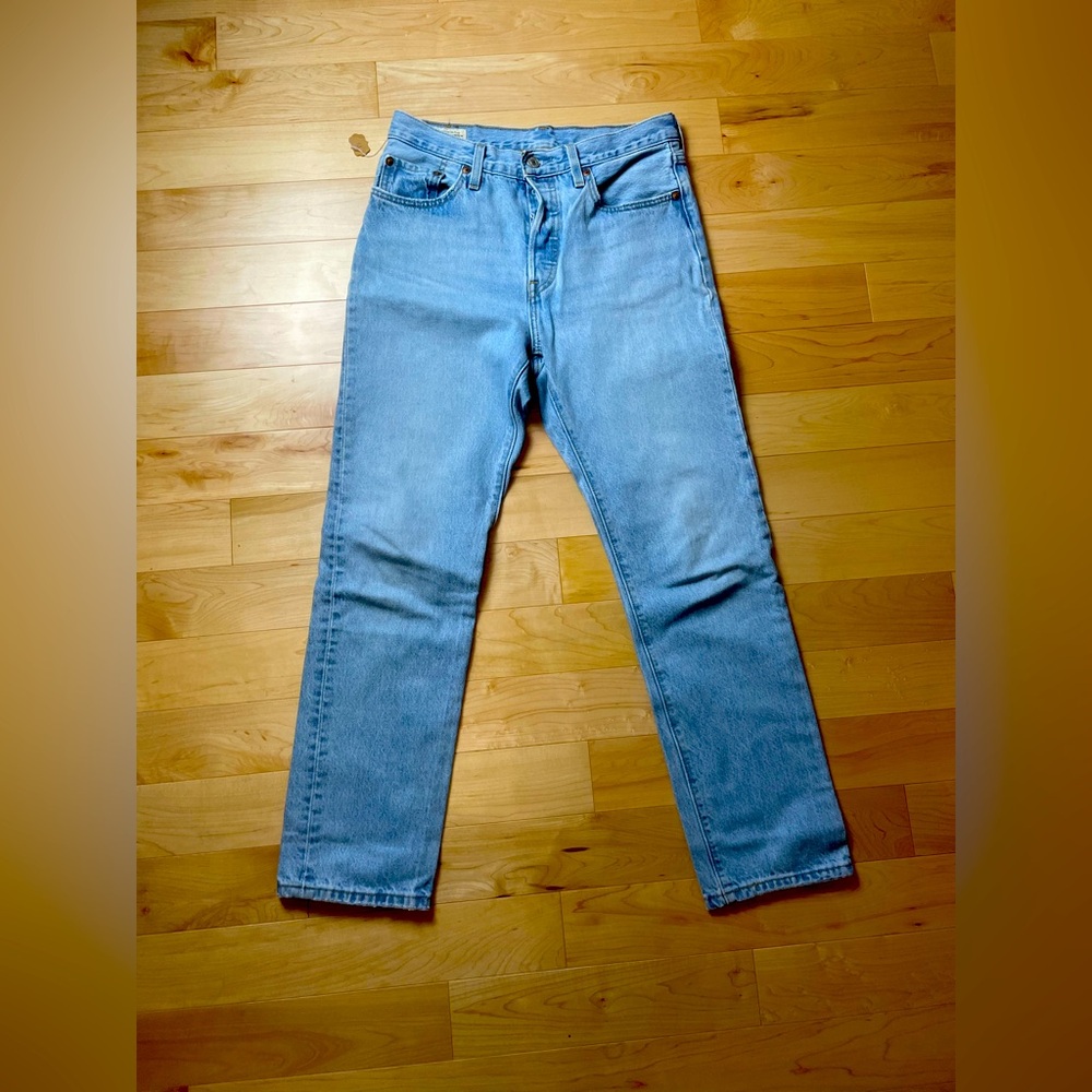 Levi’s blue jeans, 28x30